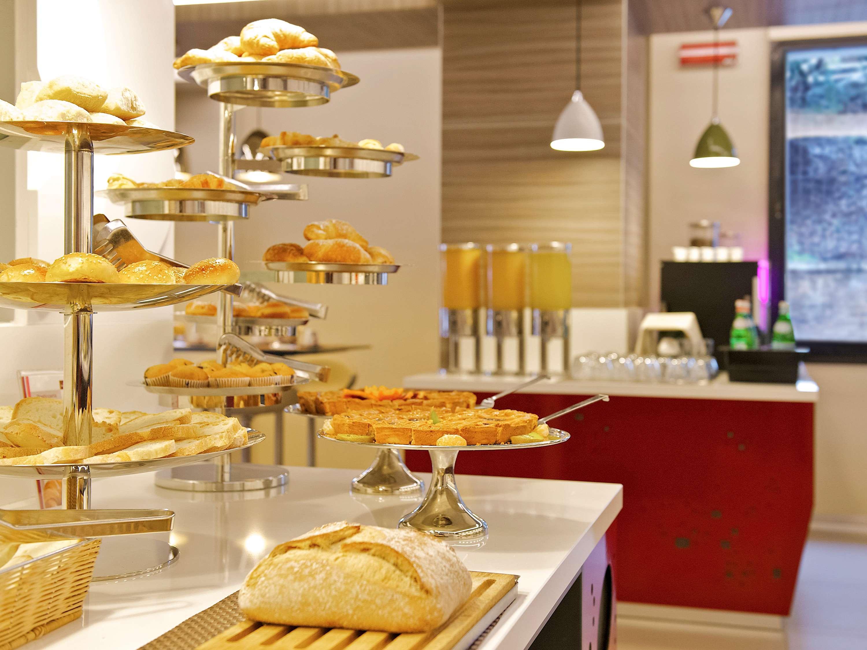 Hotel Mercure Centro Colosseo 4*